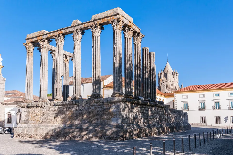Évora